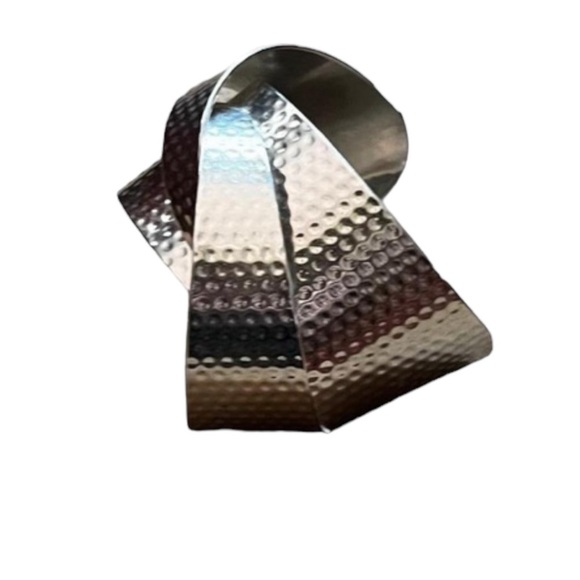 Gorgeous hammered silver wide cuff bracelet. - Picture 2 of 5